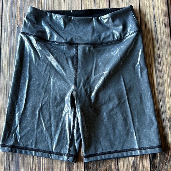 Victoria’s Secret Sport Gunmetal Silver Bike Shorts S - Picture 1 of 4